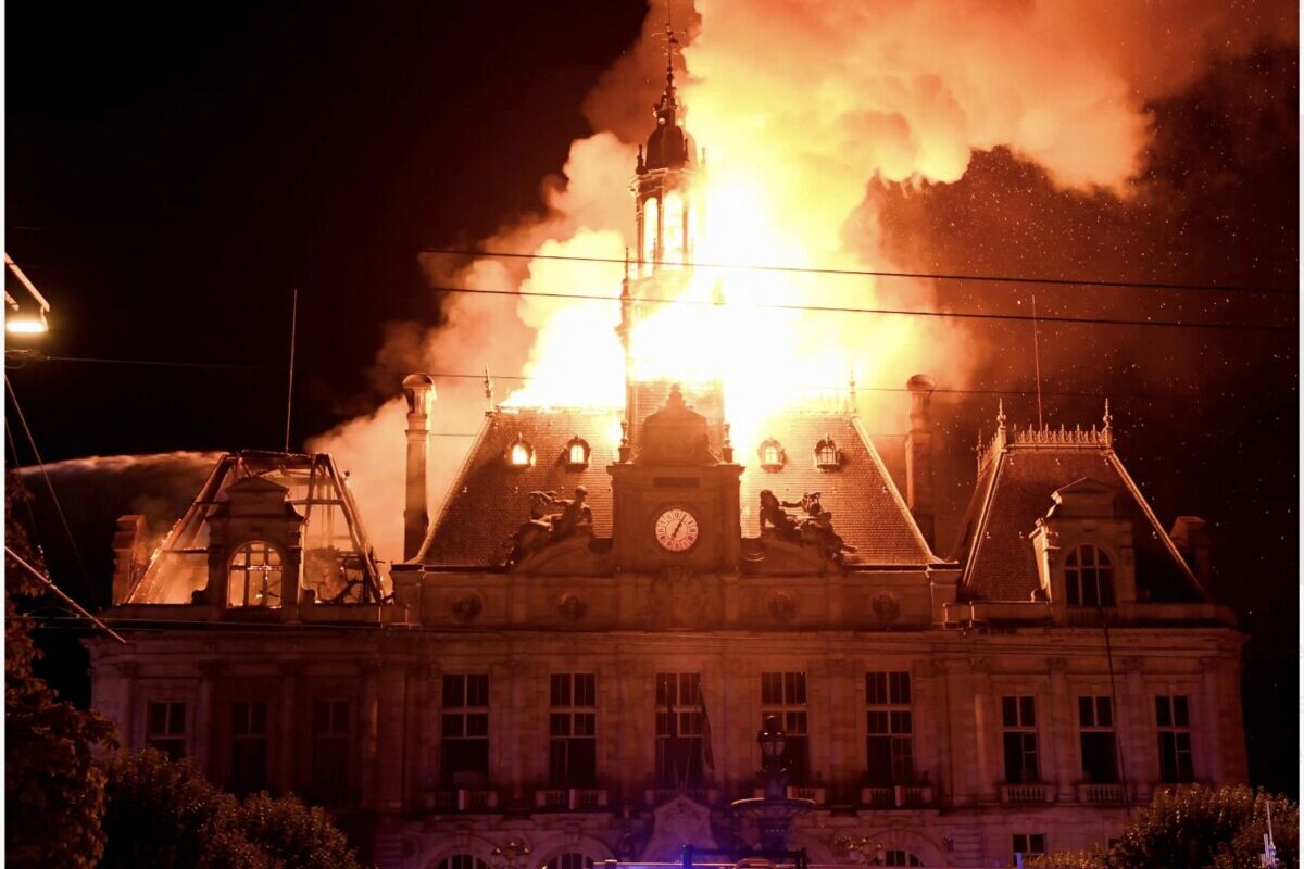 CITY HALL.jpg